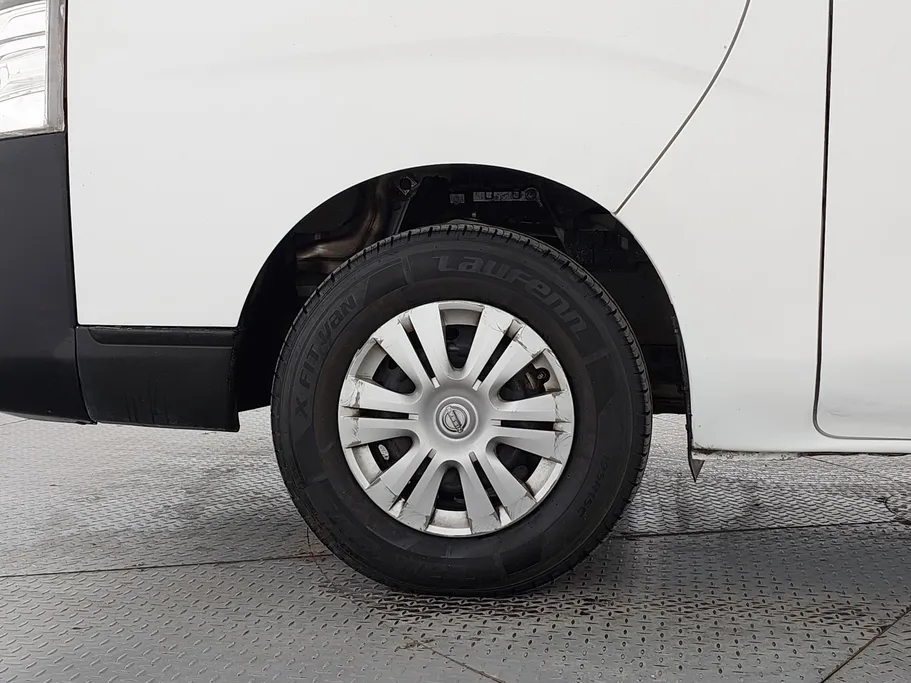 نيسان باص اورفان بضاعة 2023 