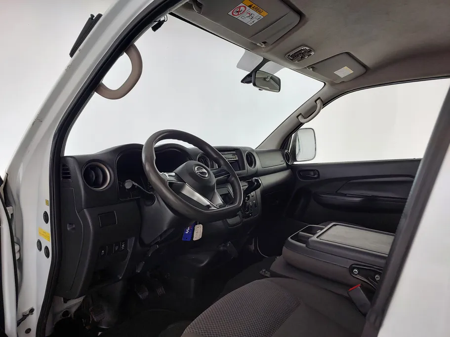 نيسان باص اورفان بضاعة 2023 