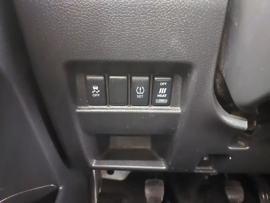 نيسان باص اورفان بضاعة 2023 