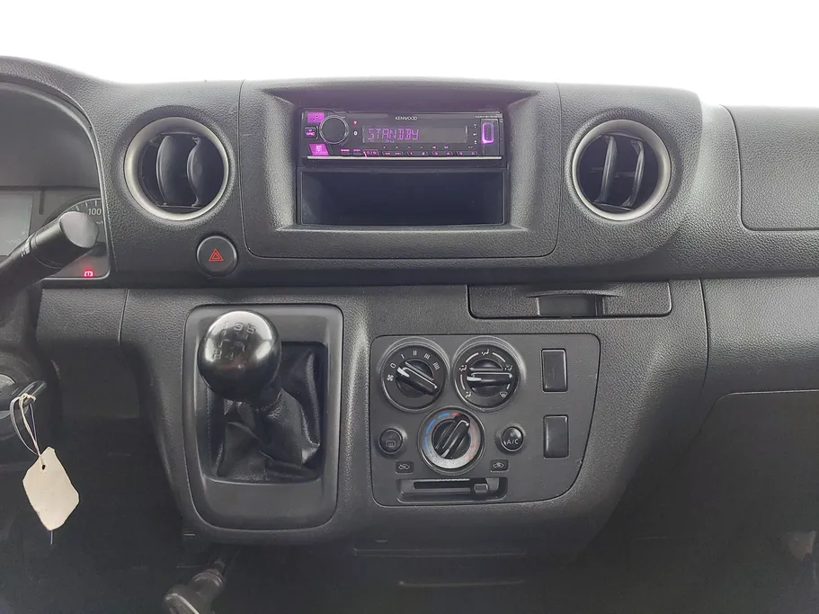 نيسان باص اورفان بضاعة 2023 