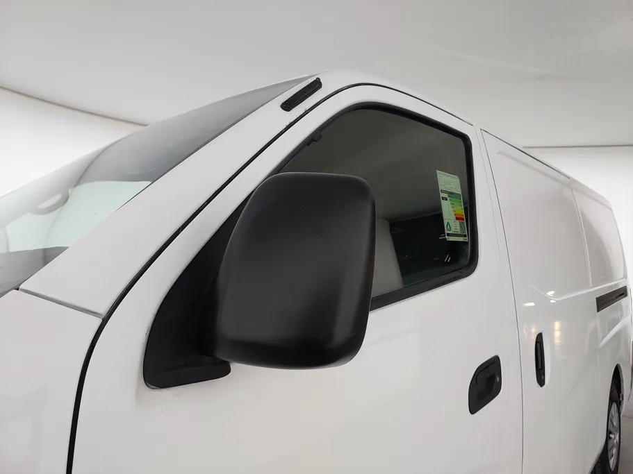 نيسان باص اورفان بضاعة 2023 