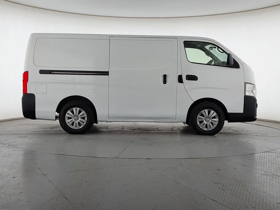 نيسان باص اورفان بضاعة 2023 