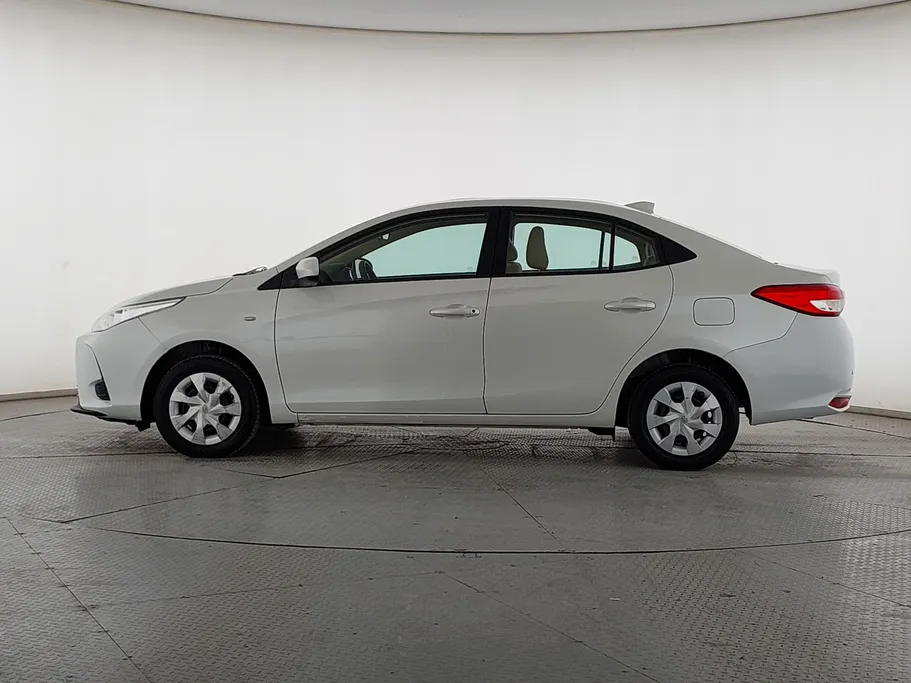 2021 Toyota Yaris  Y 