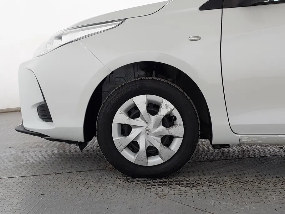 2021 Toyota Yaris  Y 