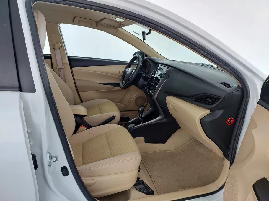 2021 Toyota Yaris  Y 