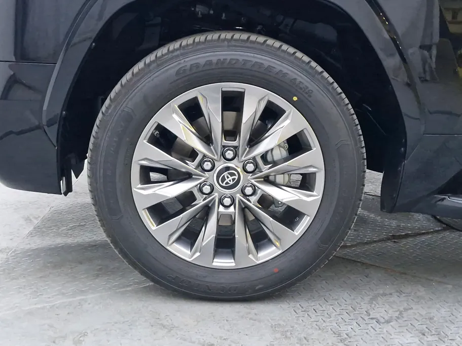 2025 Toyota Land Cruiser GXR4 