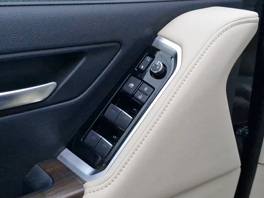 2025 Toyota Land Cruiser GXR4 