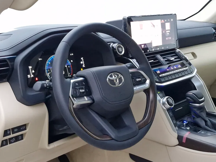 2025 Toyota Land Cruiser GXR4 