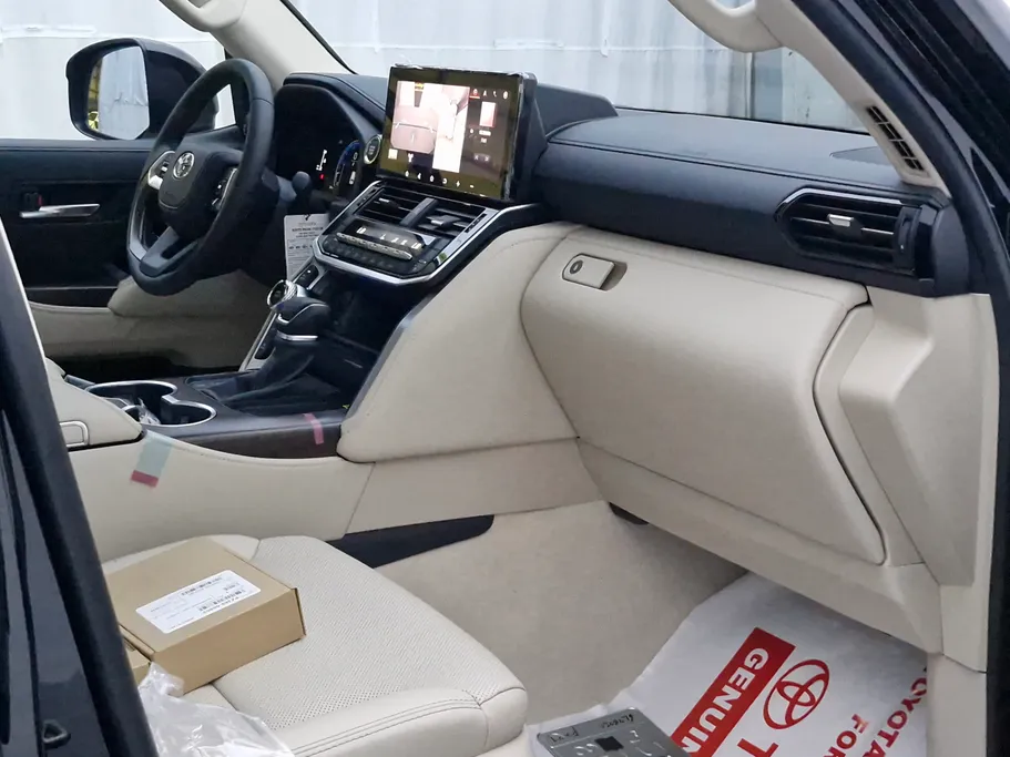 2025 Toyota Land Cruiser GXR4 