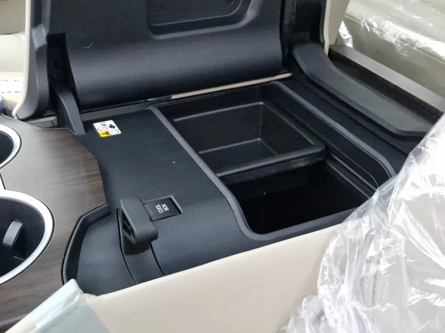 2025 Toyota Land Cruiser GXR4 