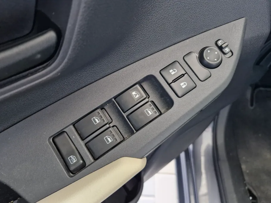 تويوتا يارس Y 2023 