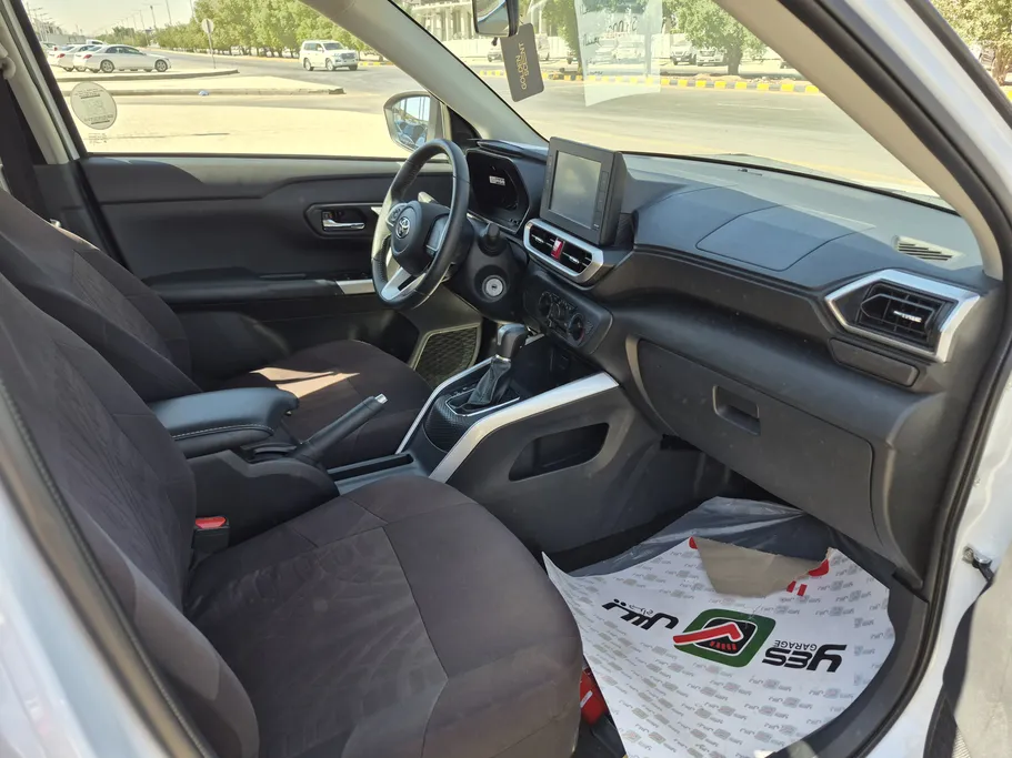 2024 Toyota Raize XLE 