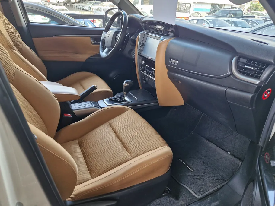 2022 Toyota Fortuner VX 