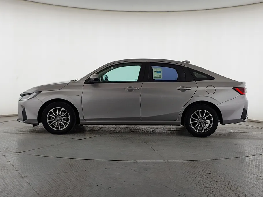 2023 Toyota Yaris  Y 