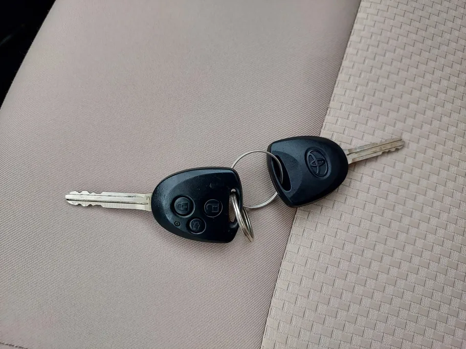 2023 Toyota Yaris  Y 