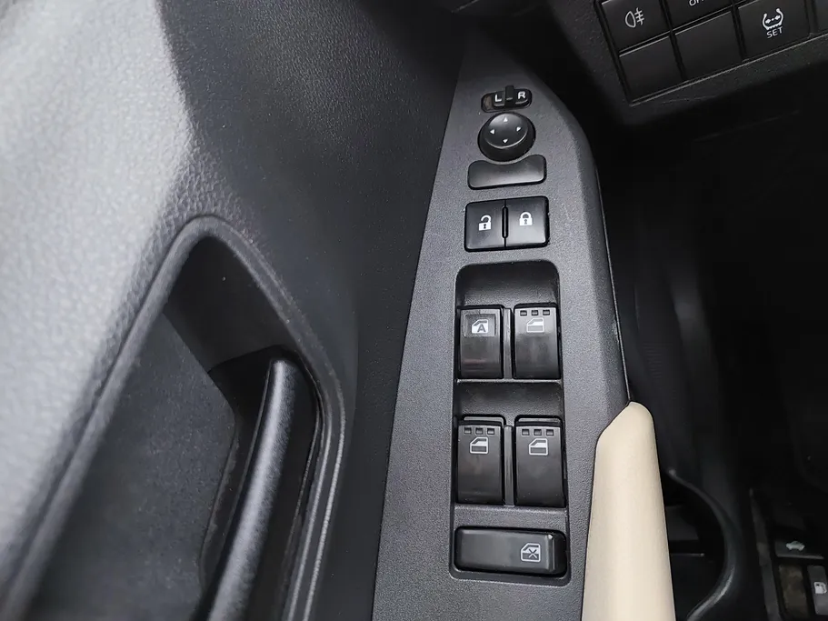 2023 Toyota Yaris  Y 