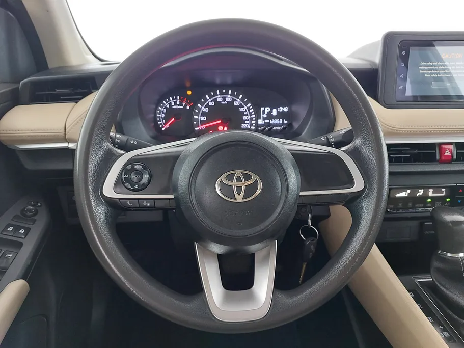2023 Toyota Yaris  Y 