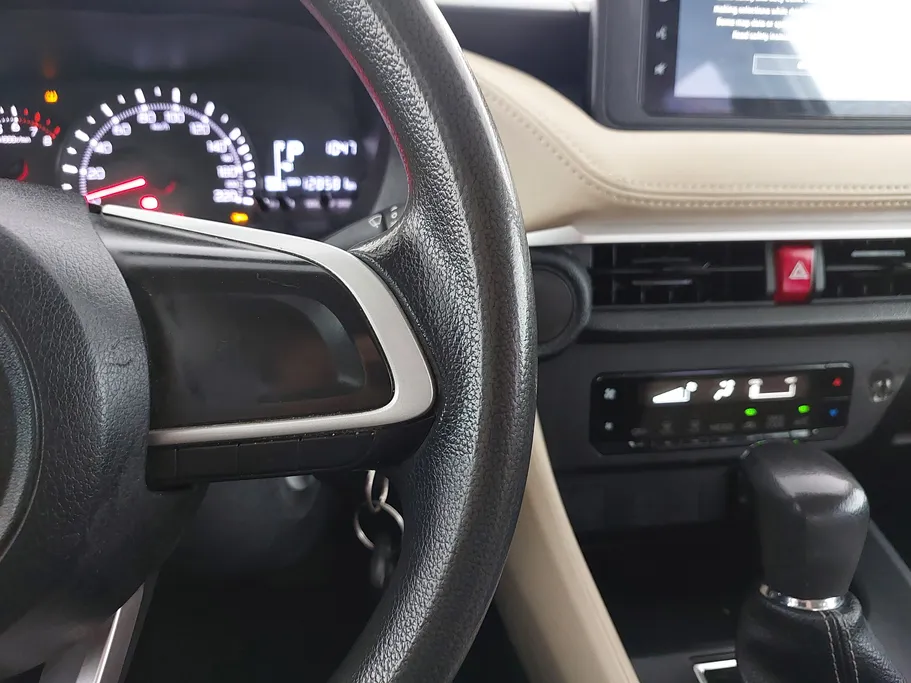 2023 Toyota Yaris  Y 