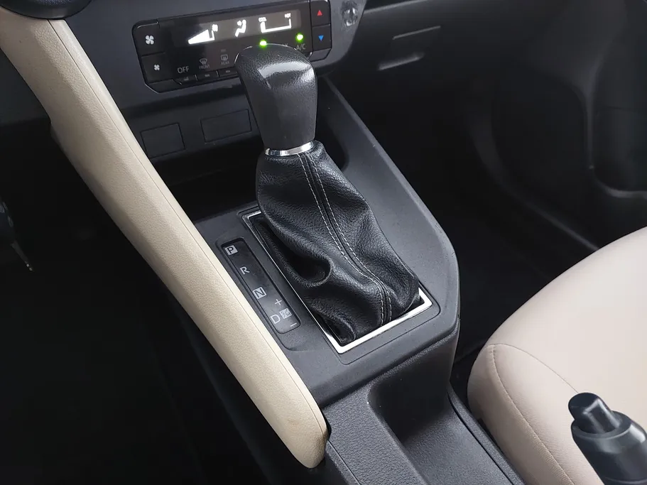 2023 Toyota Yaris  Y 