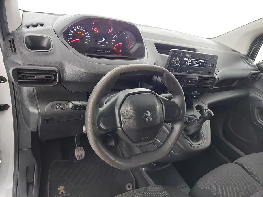 بيجو بارتنر Short van 2021 