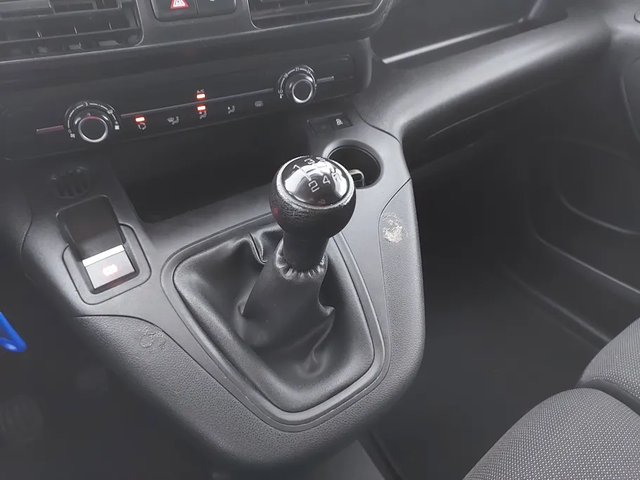 بيجو بارتنر Short van 2021 