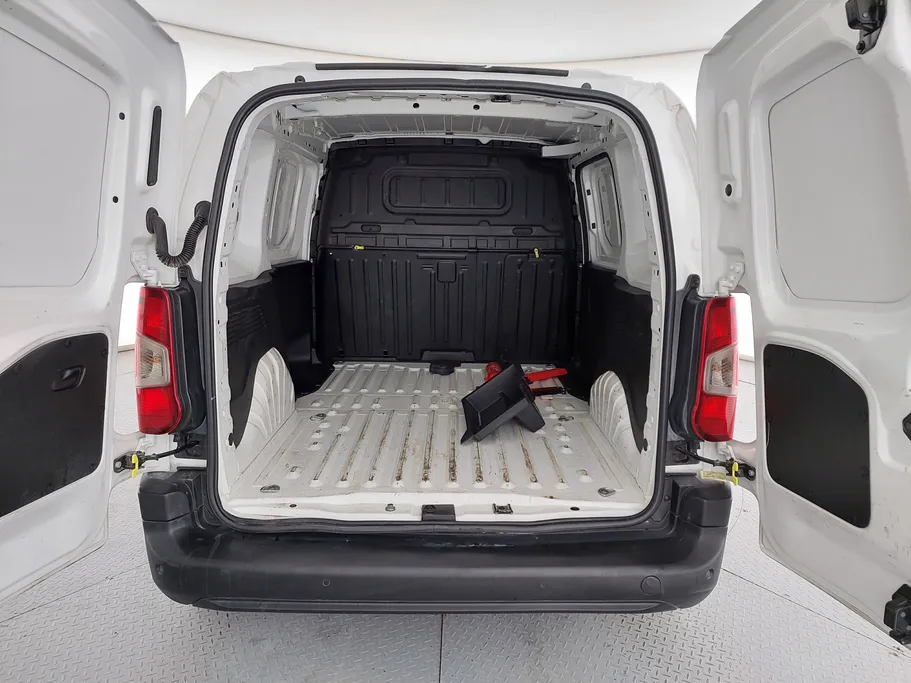 بيجو بارتنر Short van 2021 