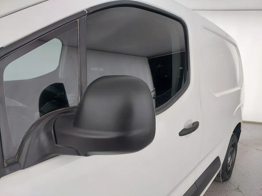 بيجو بارتنر Short van 2021 