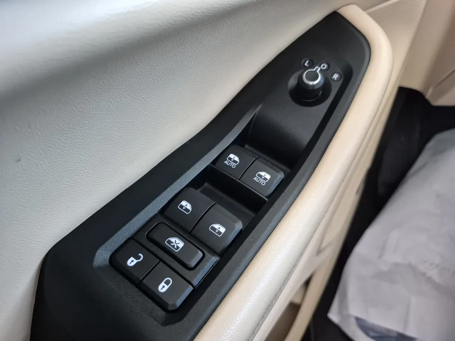 جيب جراند شيروكي ليمتد 2023 