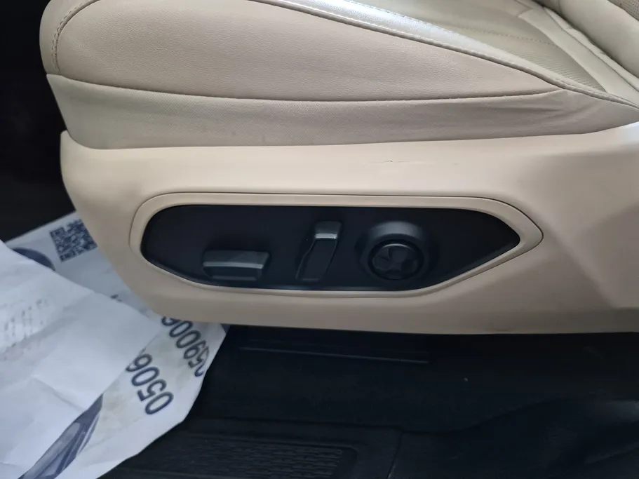 جيب جراند شيروكي ليمتد 2023 