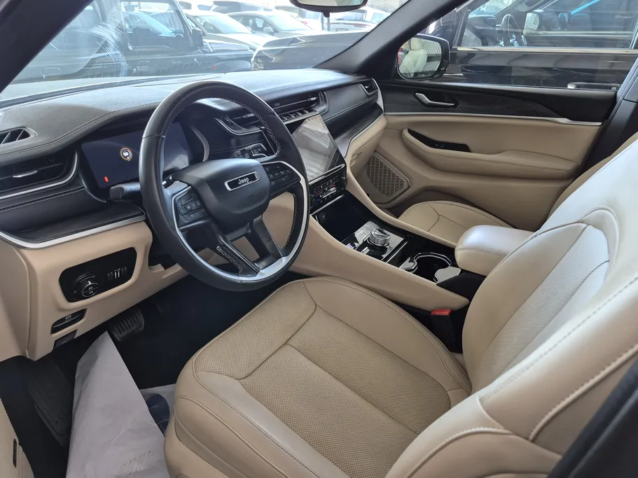 جيب جراند شيروكي ليمتد 2023 