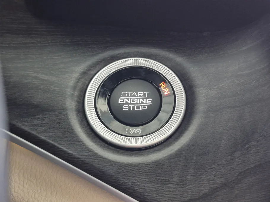 جيب جراند شيروكي ليمتد 2023 