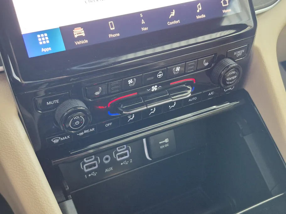 جيب جراند شيروكي ليمتد 2023 