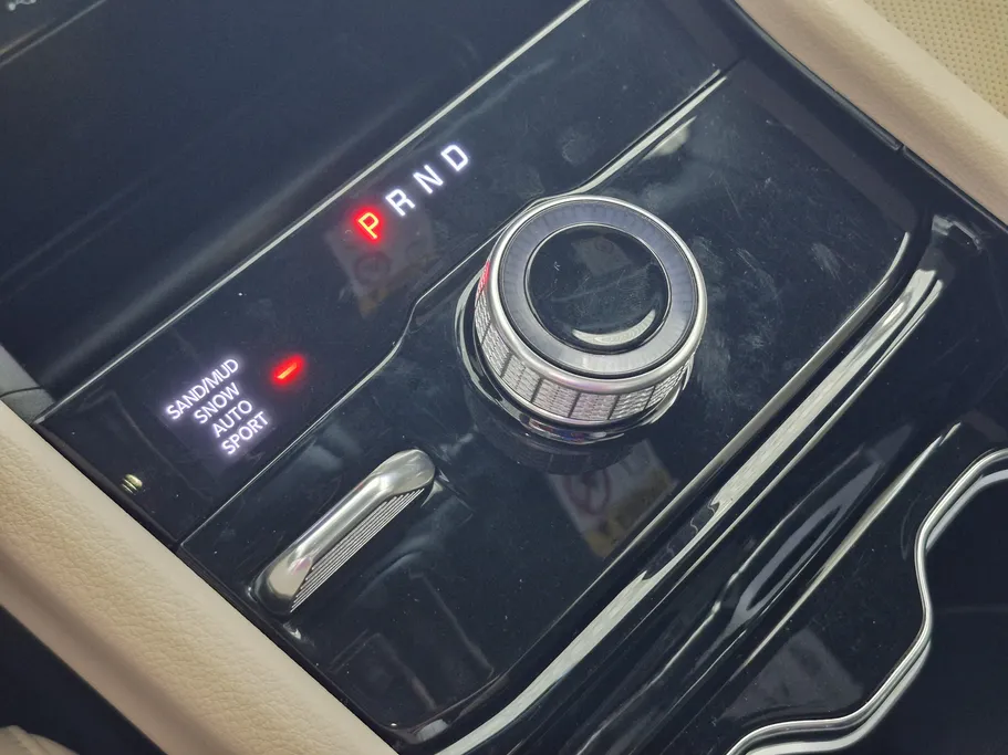 جيب جراند شيروكي ليمتد 2023 