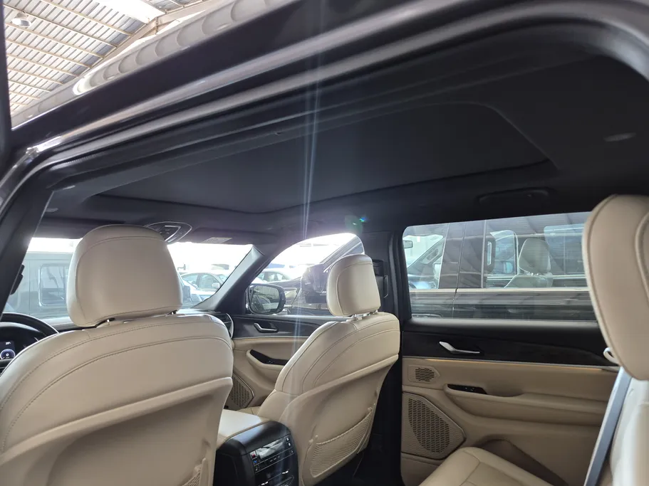 جيب جراند شيروكي ليمتد 2023 