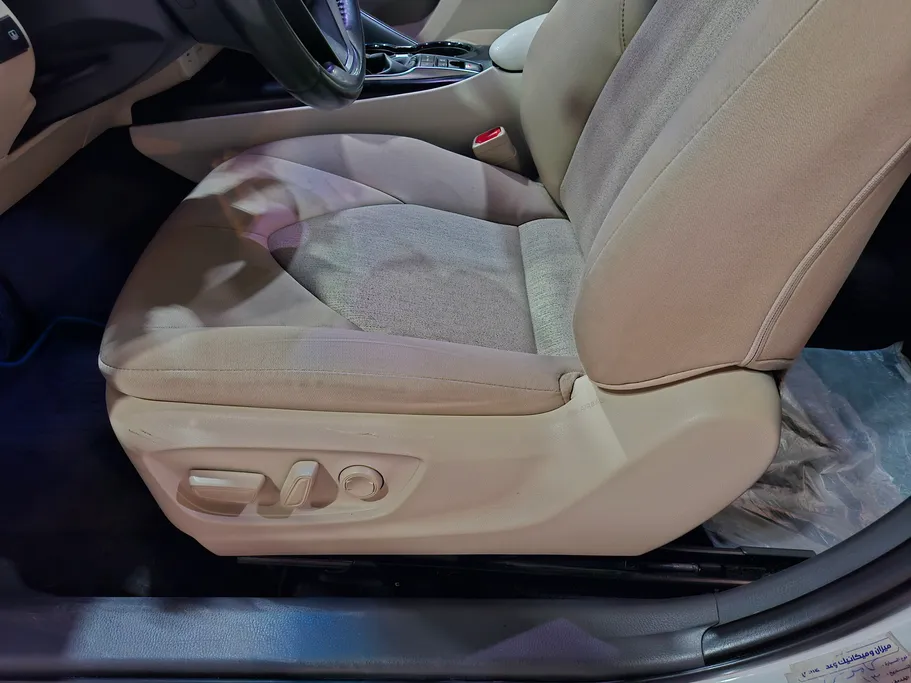 2019 Toyota Camry  GLE 