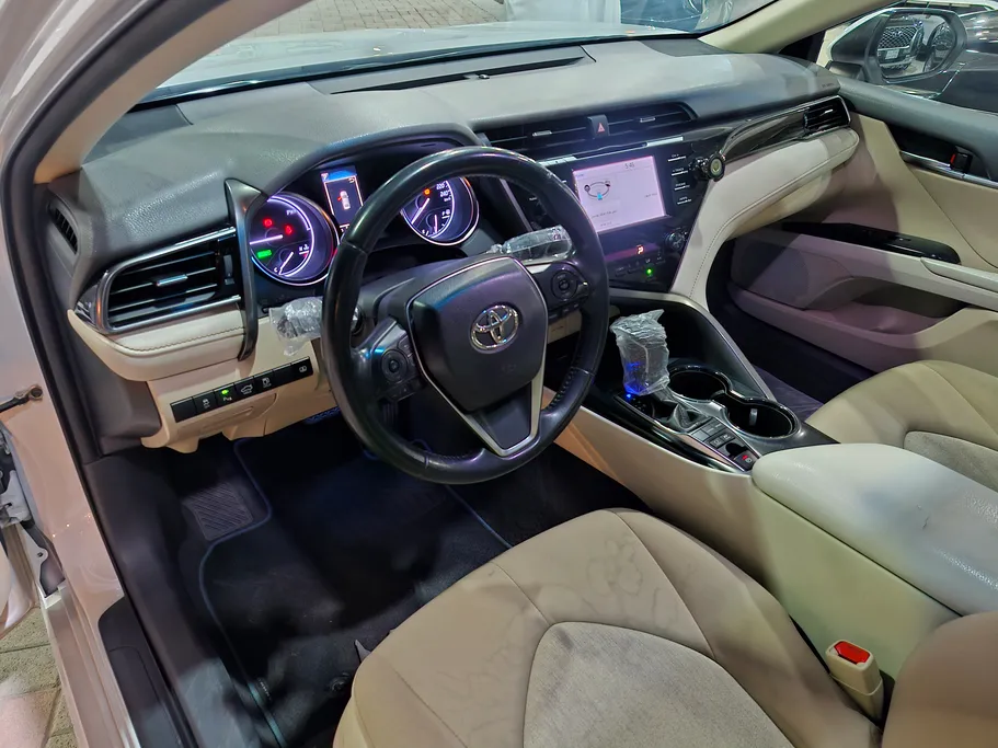 2019 Toyota Camry  GLE 