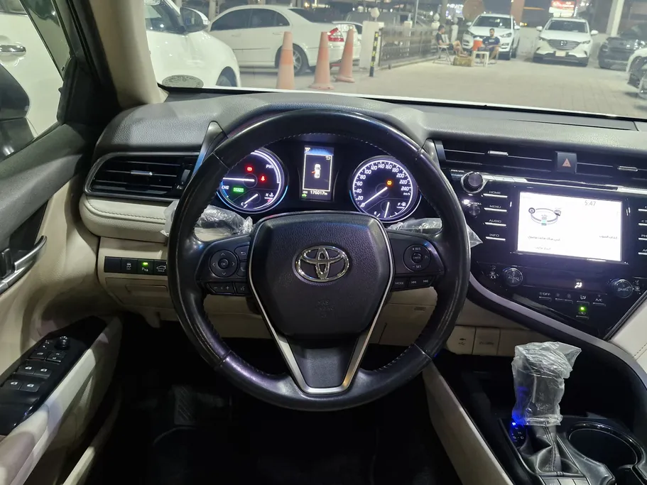 2019 Toyota Camry  GLE 