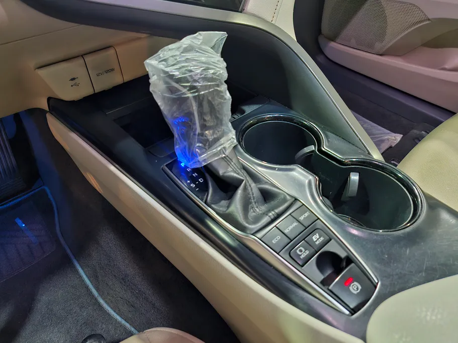 2019 Toyota Camry  GLE 