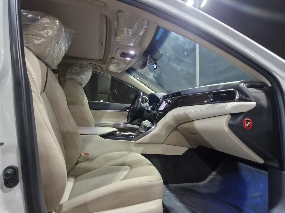 2019 Toyota Camry  GLE 