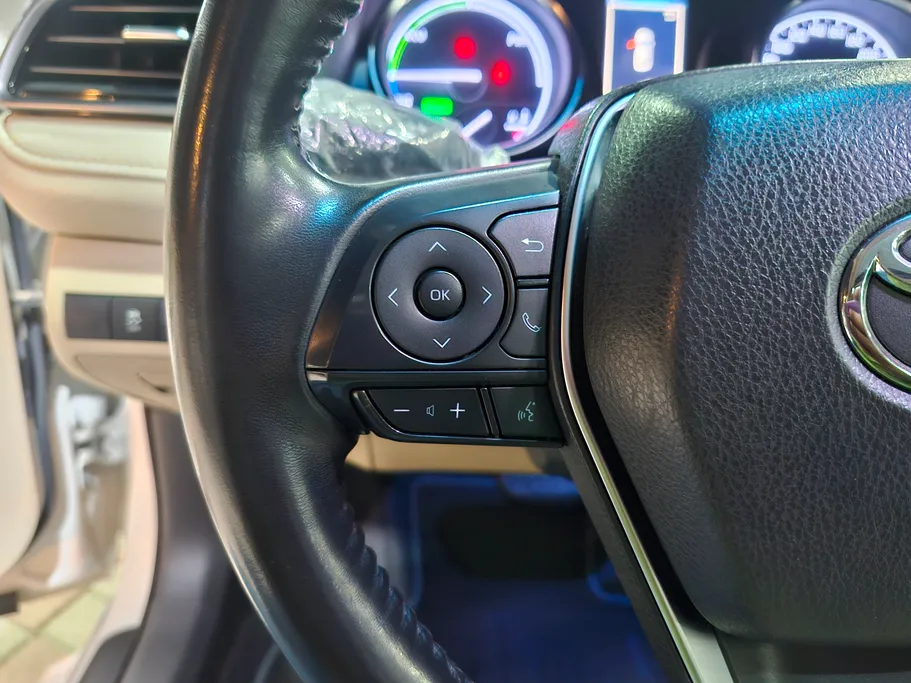 2019 Toyota Camry  GLE 