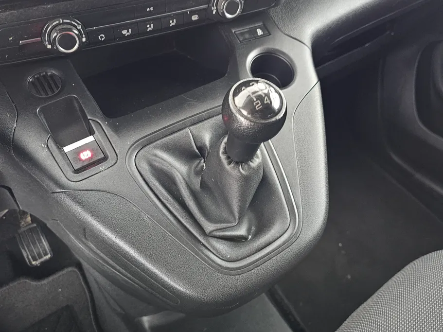 بيجو بارتنر Short van 2022 