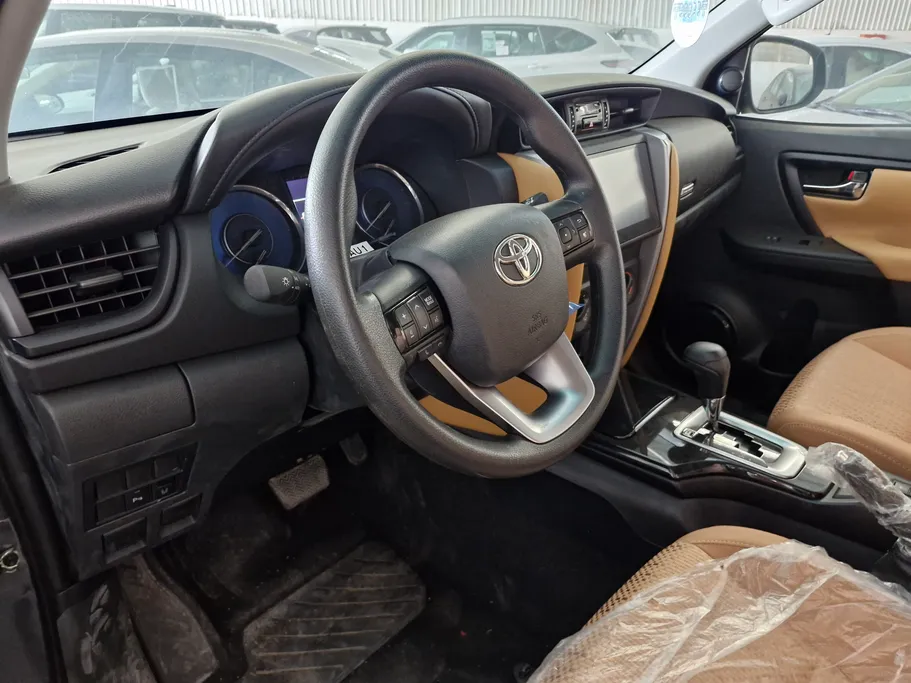 تويوتا فورتشنر GX 2024 