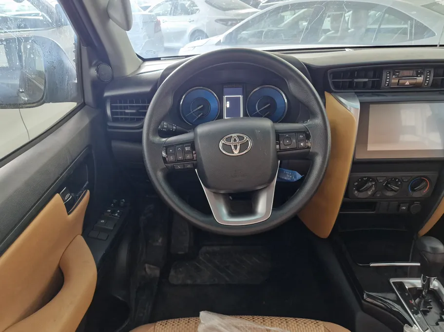 تويوتا فورتشنر GX 2024 