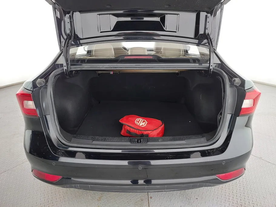 ام جي 5 LUX 2023 