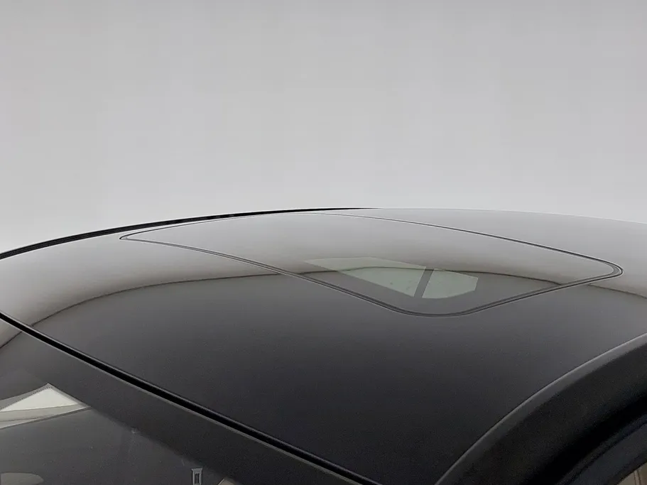 ام جي 5 LUX 2023 