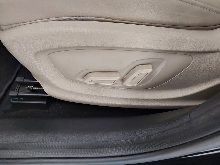 ام جي 5 LUX 2023 