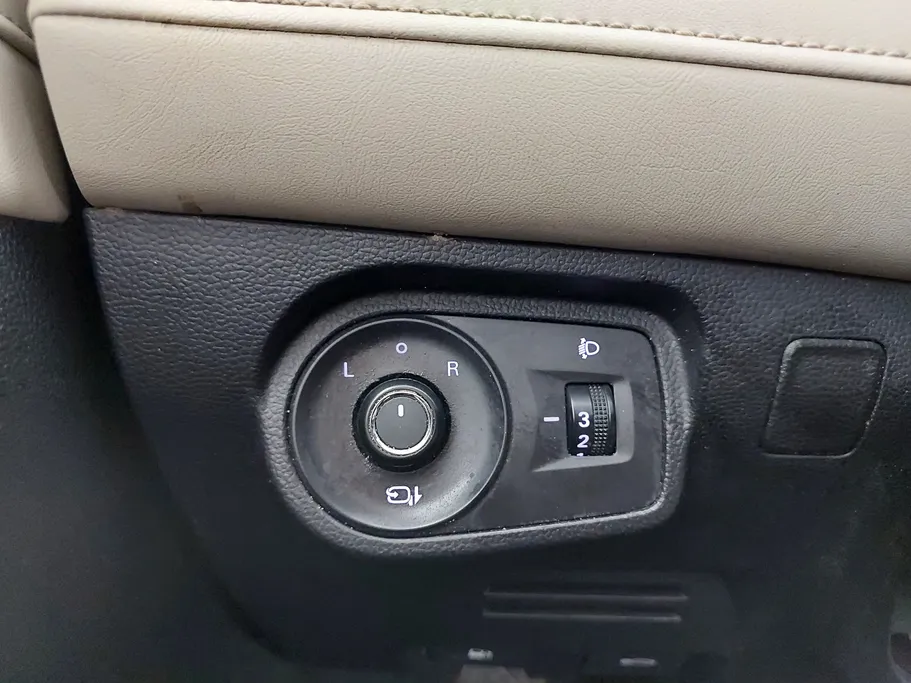 ام جي 5 LUX 2023 