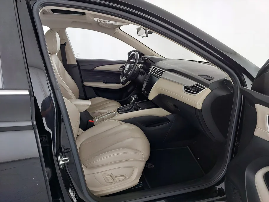 ام جي 5 LUX 2023 