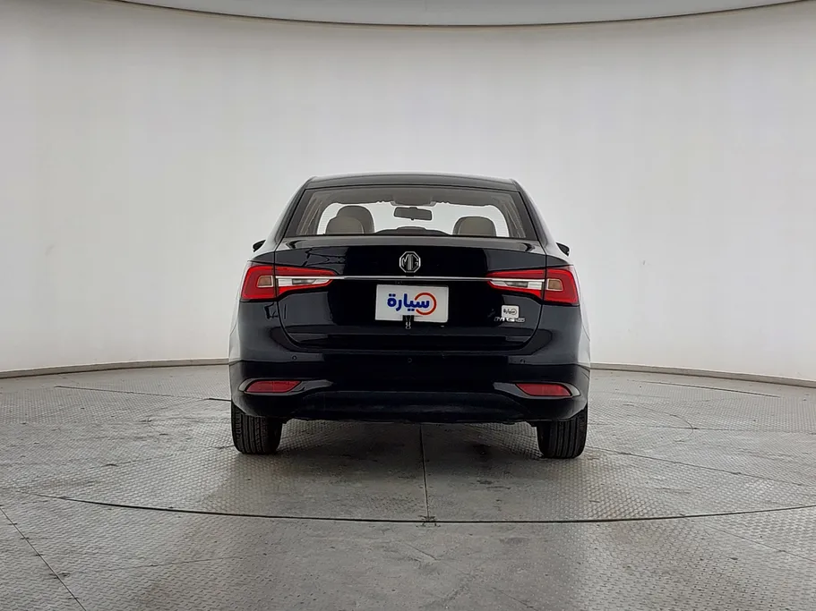 ام جي 5 LUX 2023 