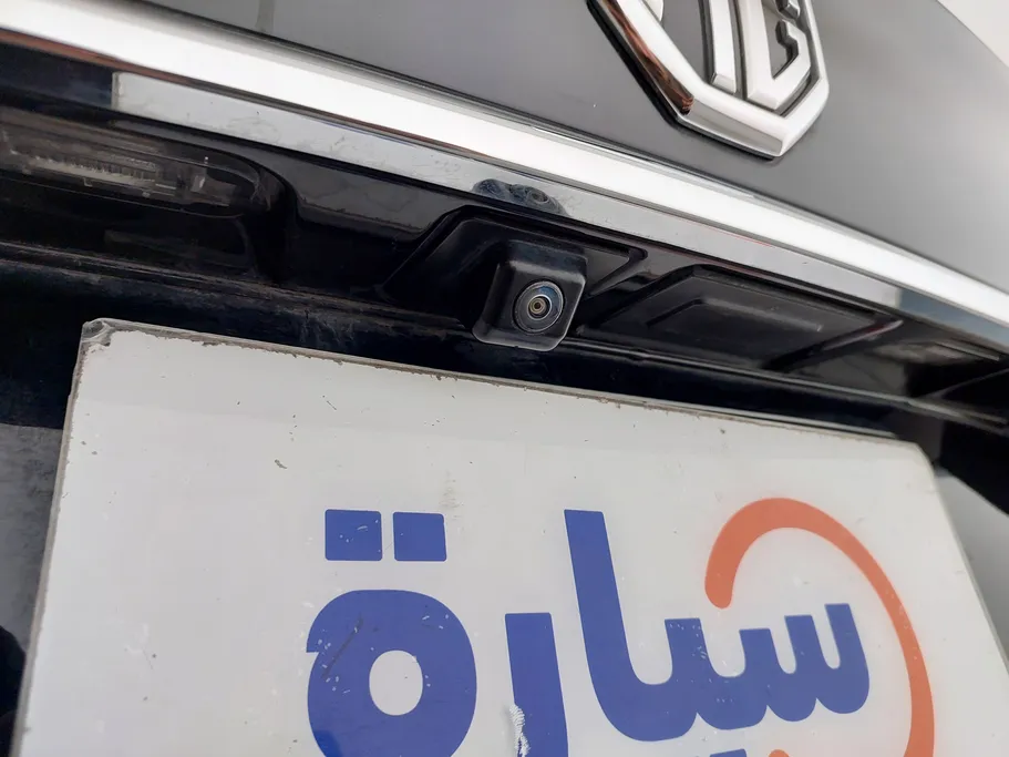 ام جي 5 LUX 2023 